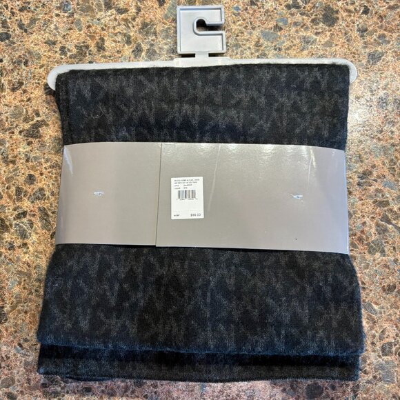 NWT Michael Kors 2 Piece Hat Scarf Set 34402C $88 One Size - Picture 7 of 8